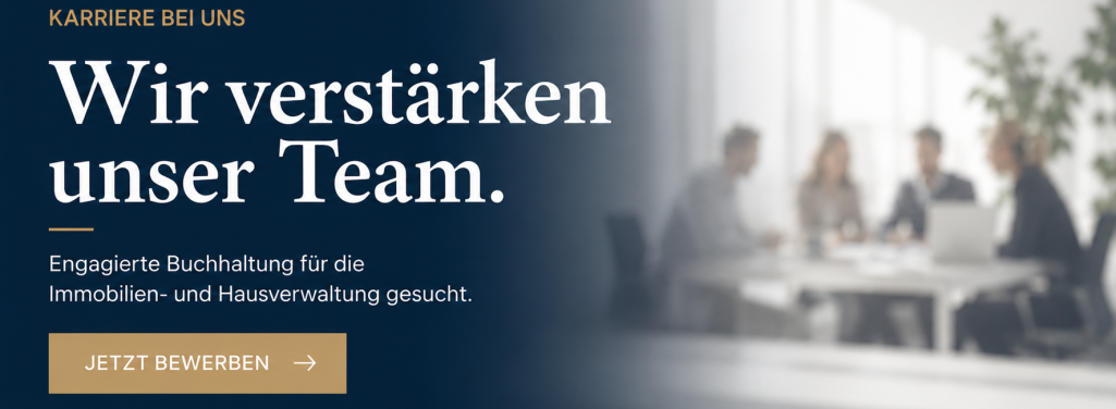 Karriere bei Land & Leute Hausverwaltung Gruppendiskussion am Tisch; Fokus auf Teamverstärkung und offene Stellenangebote.